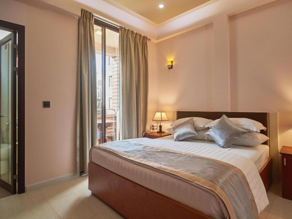 Lonuveli Hotel Hulhumale Kültér fotó